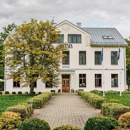 Hotel Metsis Valga Extérieur photo