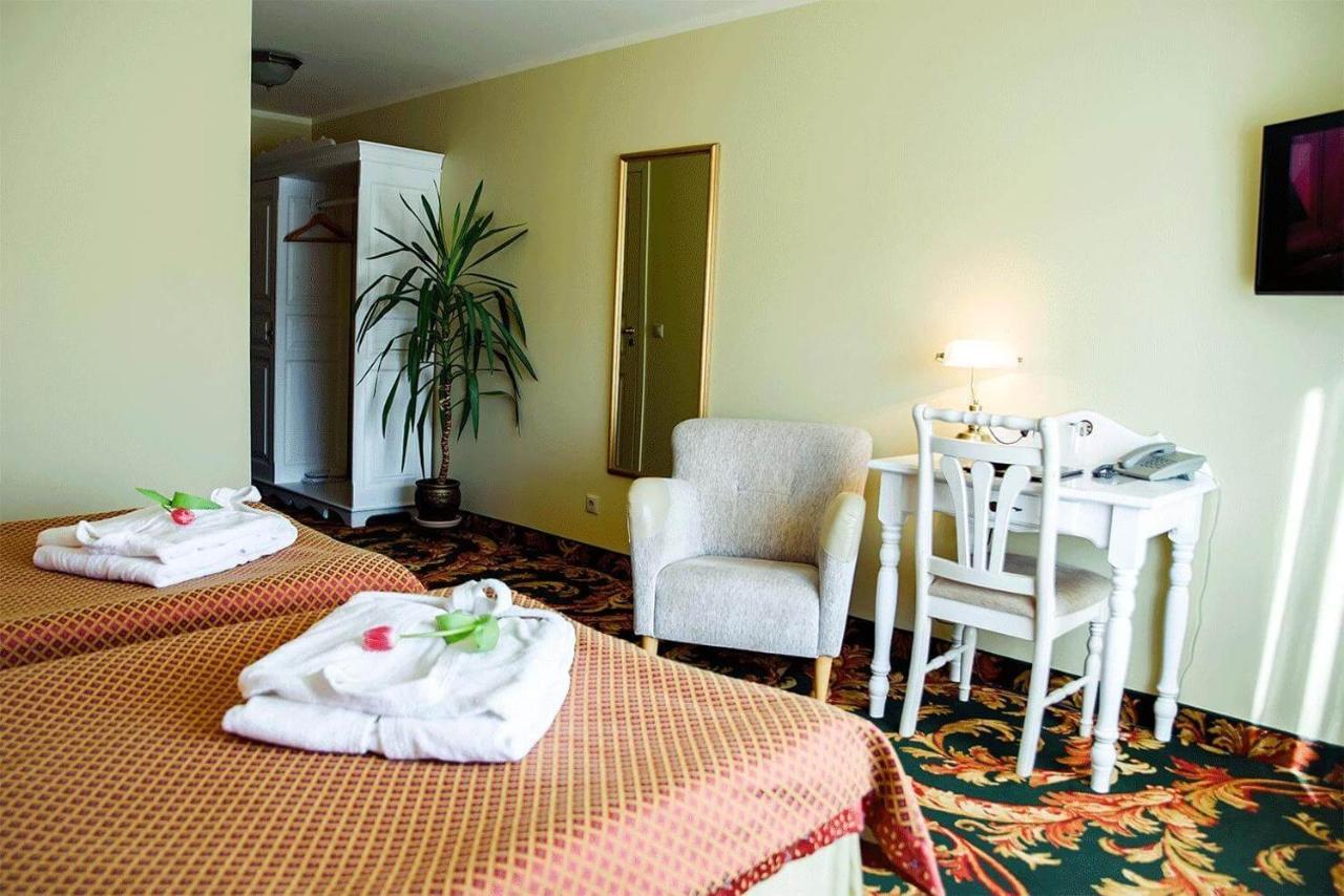 Hotel Metsis Valga Extérieur photo