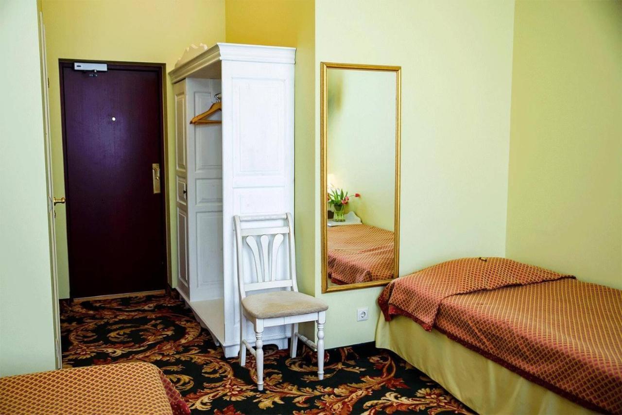 Hotel Metsis Valga Extérieur photo