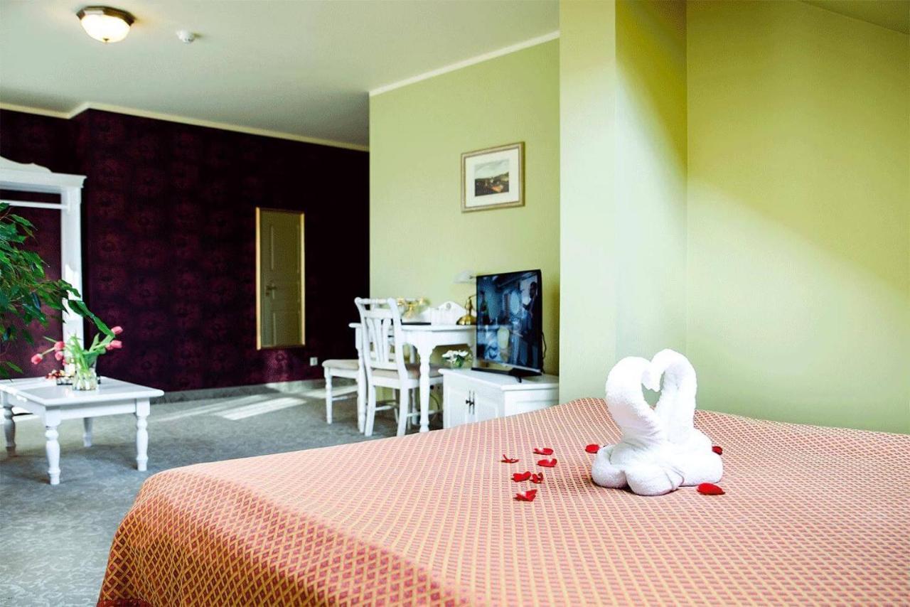 Hotel Metsis Valga Extérieur photo